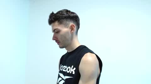 Snapshot of fenixtream chatting on December 9, 1:24 pm FeniXtream online show from December 9, 1:24 pm