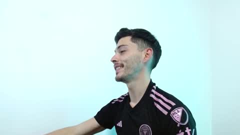 Snapshot of fenixtream chatting on December 16, 7:32 pm FeniXtream online show from December 16, 7:32 pm