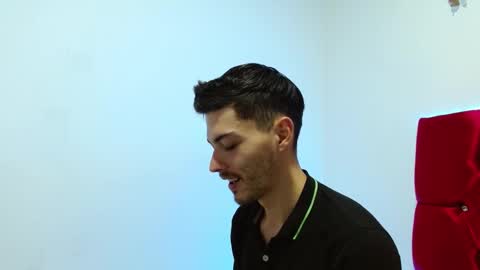 Snapshot of fenixtream chatting on December 17, 12:33 pm FeniXtream online show from December 17, 12:33 pm