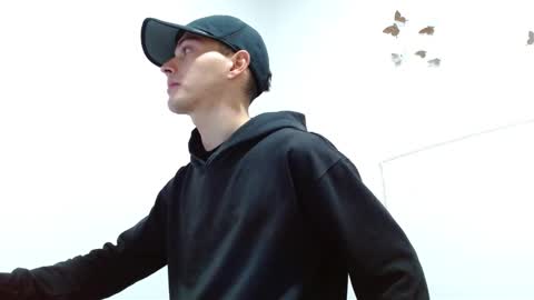 Snapshot of fenixtream chatting on December 21, 12:06 pm FeniXtream online show from December 21, 12:06 pm