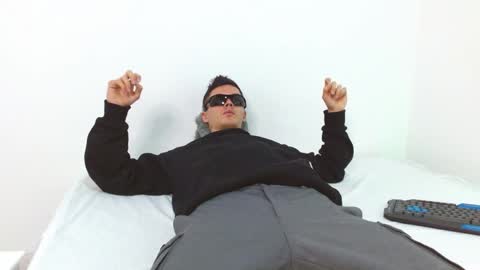 Snapshot of fenixtream chatting on January 3, 4:06 pm FeniXtream online show from January 3, 4:06 pm