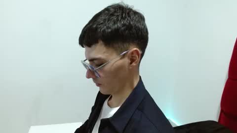 Snapshot of fenixtream chatting on January 7, 7:38 pm FeniXtream online show from January 7, 7:38 pm