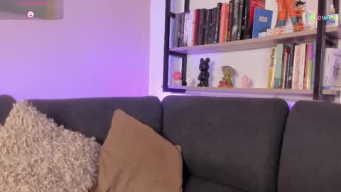 Snapshot of fer_dangerousbeauty chatting on March 9, 11:31 pm Fer Independent account online show from March 9, 11:31 pm