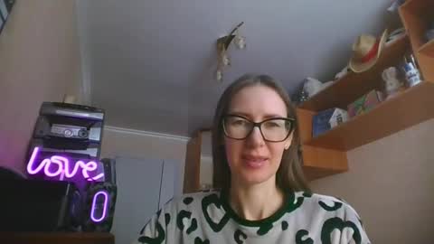 feraliss online show from February 4, 10:43 am