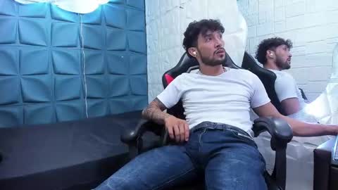 Daniel Fernando online show from February 4, 8:28 pm