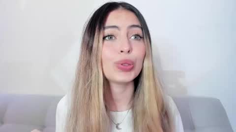 Snapshot of fernanda_aaa chatting on February 25, 1:43 pm fernanda online show from February 25, 1:43 pm