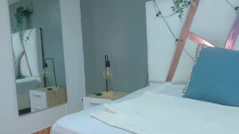 Snapshot of fernandabrown__ chatting on July 5, 12:01 pm FERNANDA BROWN online show from July 5, 12:01 pm