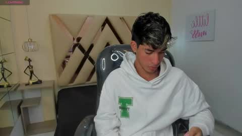 FER PHOENIX online show from October 16, 3:29 am