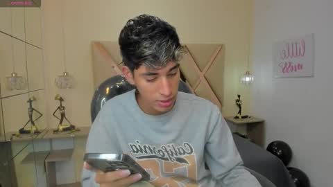 FER PHOENIX online show from October 22, 3:07 am