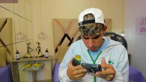 FER PHOENIX online show from November 9, 3:16 am