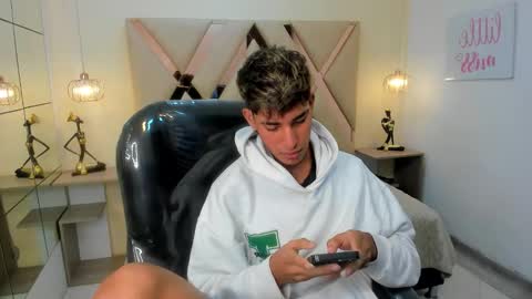 FER PHOENIX online show from December 22, 3:36 am