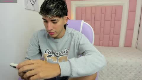 FER PHOENIX online show from April 14, 3:45 am