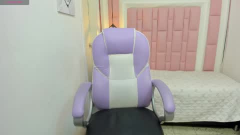 FER PHOENIX online show from April 16, 3:29 am