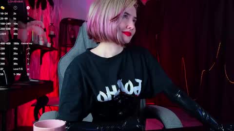 Rey online show from May 22, 6:02 pm
