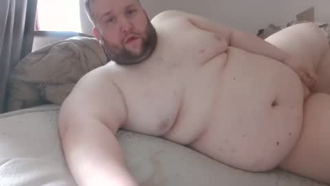 Snapshot of fettebifotze28h chatting on April 12, 9:14 am Cow Sow online show from April 12, 9:14 am
