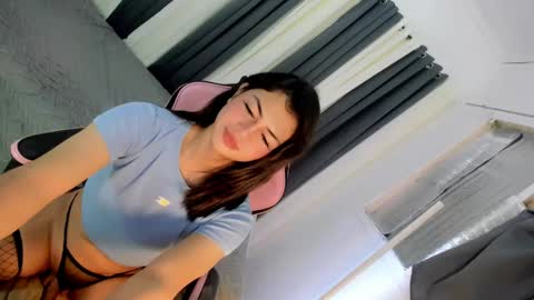 Jade online show from December 12, 4:21 pm