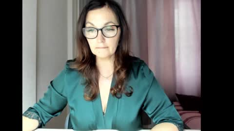 Snapshot of fey_bb chatting on December 4, 7:06 am Milana online show from December 4, 7:06 am