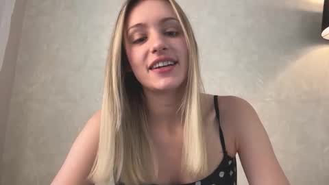 Lisa online show from November 17, 7:14 am