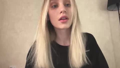 Lisa online show from January 11, 9:47 am