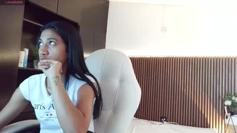 Freyja  online show from February 16, 5:20 pm