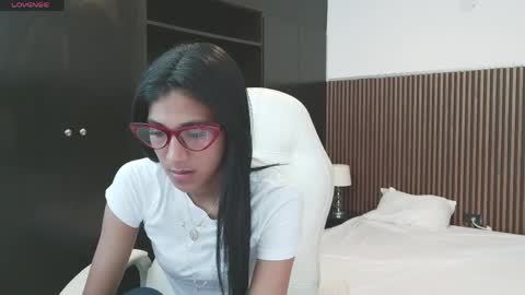 Freyja  online show from April 4, 6:27 pm