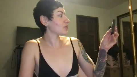 fgsammie online show from October 7, 5:37 am