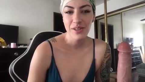 fgsammie online show from February 1, 8:29 pm