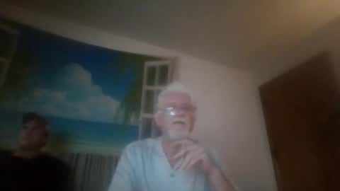 Snapshot of fgwjr chatting on October 24, 10:11 am feegee online show from October 24, 10:11 am