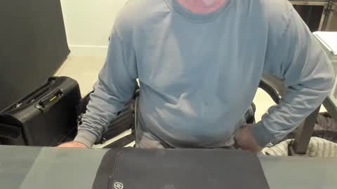 fhetzl online show from November 18, 1:11 am