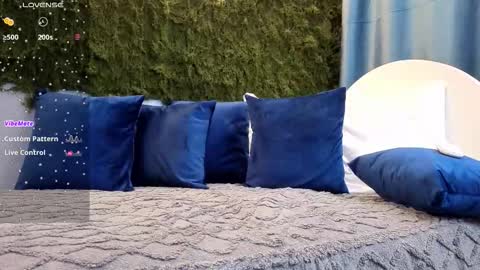 Snapshot of fiachand chatting on November 21, 9:24 pm Thomas online show from November 21, 9:24 pm