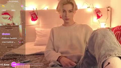 Snapshot of fiachand chatting on January 5, 9:51 pm Thomas online show from January 5, 9:51 pm