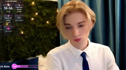 Snapshot of fiachand chatting on February 12, 11:05 am Thomas online show from February 12, 11:05 am