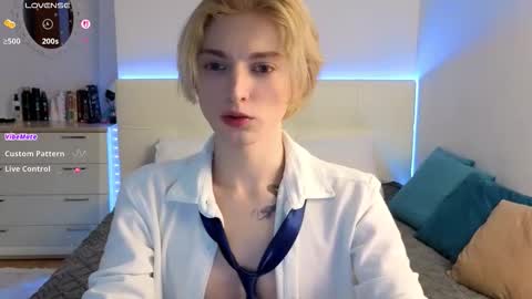 Snapshot of fiachand chatting on February 26, 3:33 pm Thomas online show from February 26, 3:33 pm