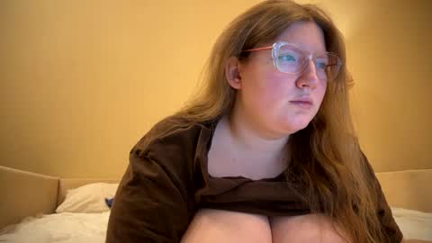 Sophie online show from December 9, 3:33 pm