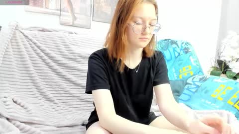Snapshot of fiery__mary chatting on March 31, 12:45 am Mary online show from March 31, 12:45 am