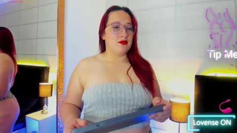 Snapshot of fieryluciana chatting on October 1, 4:29 am Luciana online show from October 1, 4:29 am