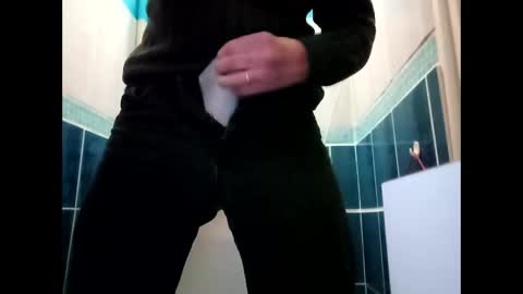 fifi010203 online show from January 14, 3:50 pm