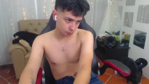 Snapshot of filipdaviex chatting on December 7, 3:52 pm Filip David online show from December 7, 3:52 pm