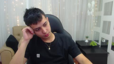 Snapshot of filipdaviex chatting on December 22, 3:44 pm Filip David online show from December 22, 3:44 pm