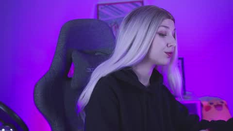 cap and Lana  online show from December 21, 8:28 am