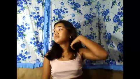 filipinagirl_18 online show from April 1, 8:28 pm