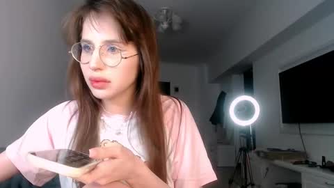 filliana online show from February 1, 11:03 pm