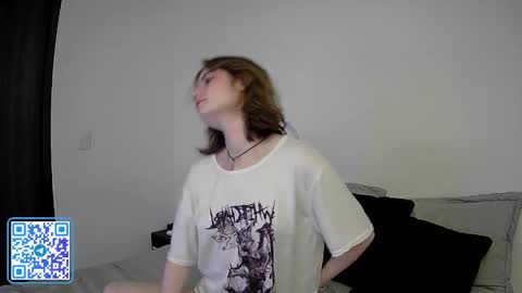 Snapshot of findiryts_2 chatting on December 9, 3:29 am Alice and Max online show from December 9, 3:29 am