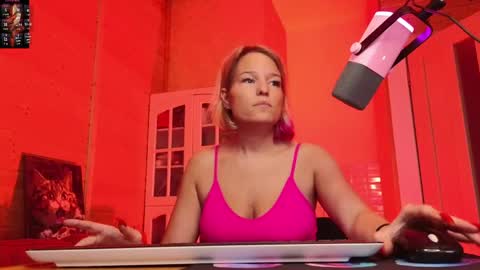 Lady online show from April 17, 3:37 pm