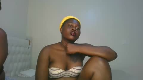 melanie online show from December 13, 7:53 pm