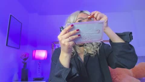 finnky1 online show from February 13, 4:22 am