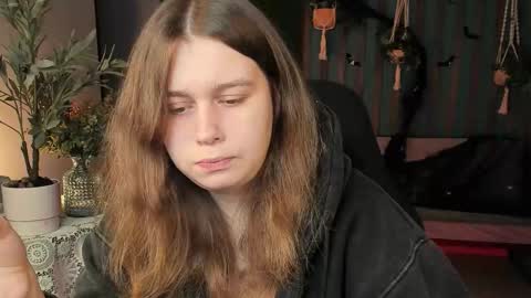 Snapshot of fioramarmoris chatting on October 20, 1:44 pm fiora online show from October 20, 1:44 pm