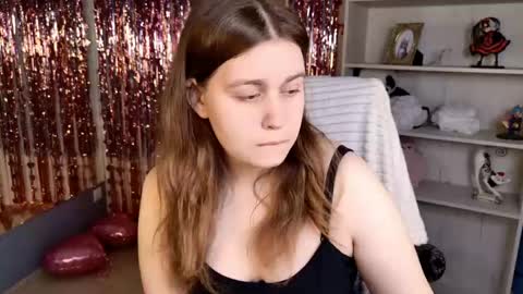 fiora online show from May 31, 5:59 am