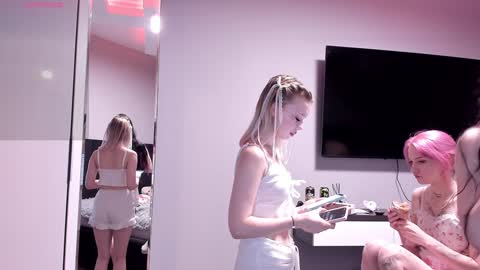 Adel INST adel flo1     tg  fansly  online show from December 5, 6:44 pm