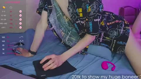 Snapshot of fire_monkeyboy chatting on April 25, 6:27 pm Mark online show from April 25, 6:27 pm
